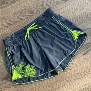 Athleta Tia Paisley running short